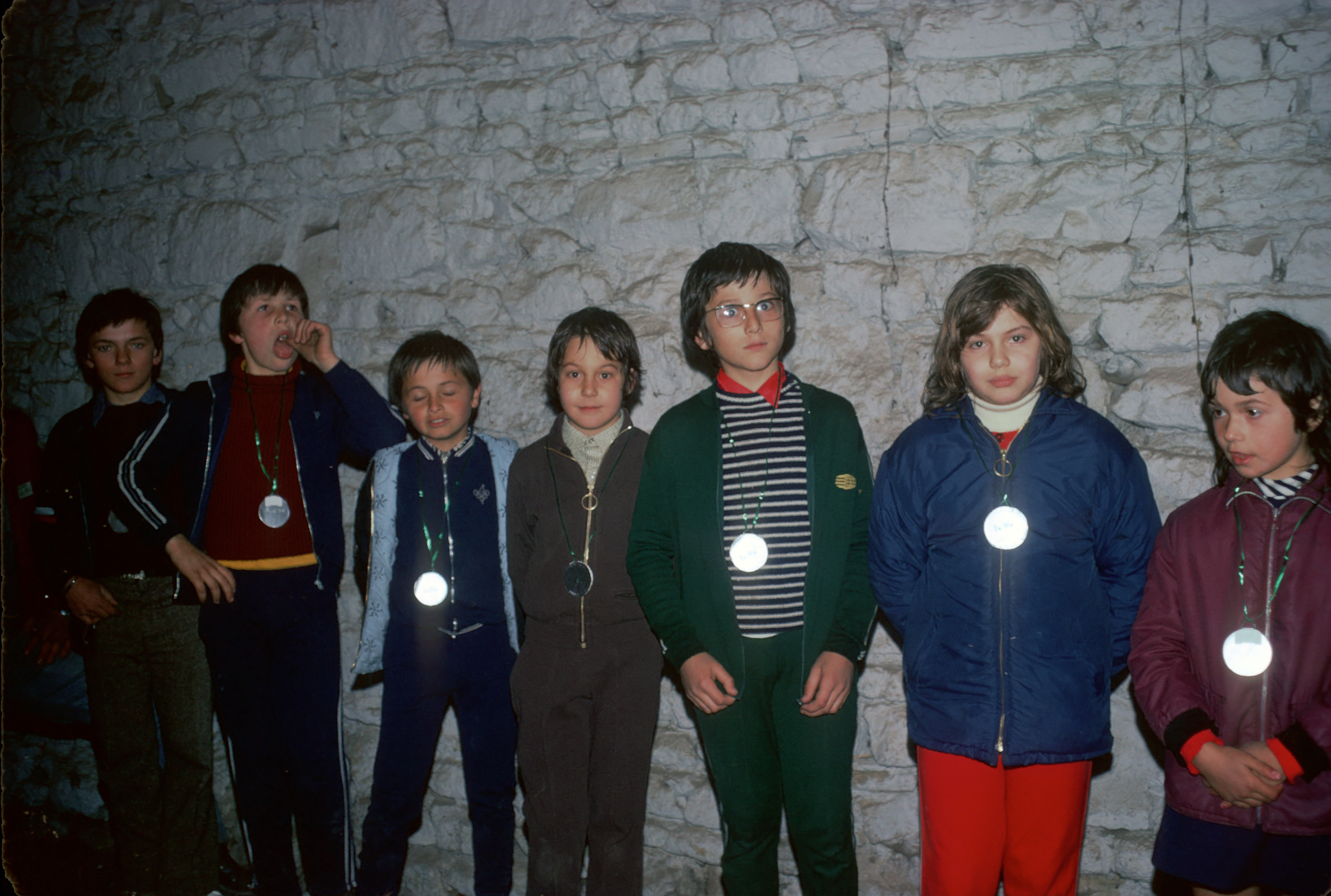 Jeux enfantins organisés par le Chantou, les Martres mai 1973