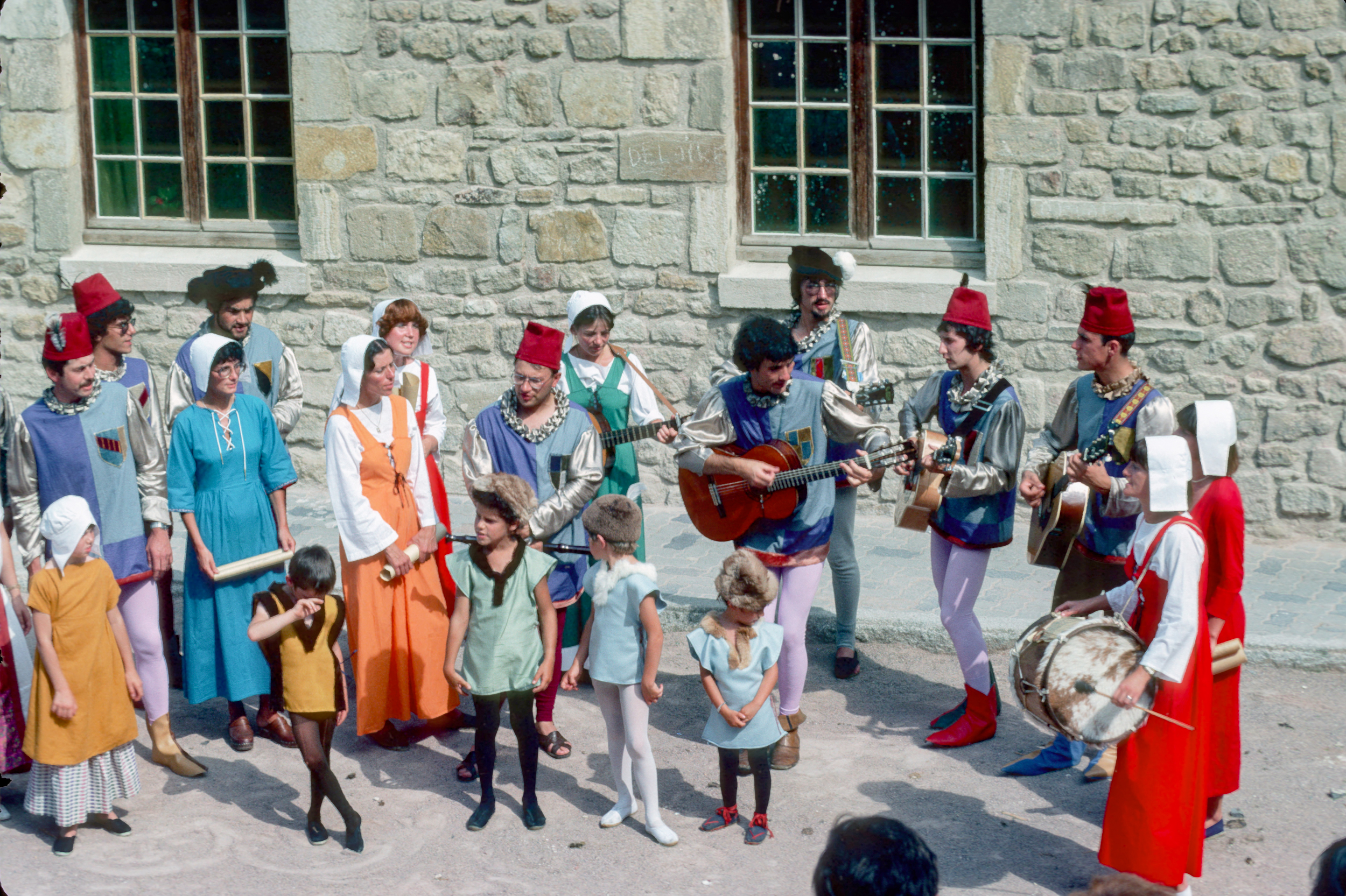 Participation du Chantou aux fêtes médiévales de Billom, août 1979
